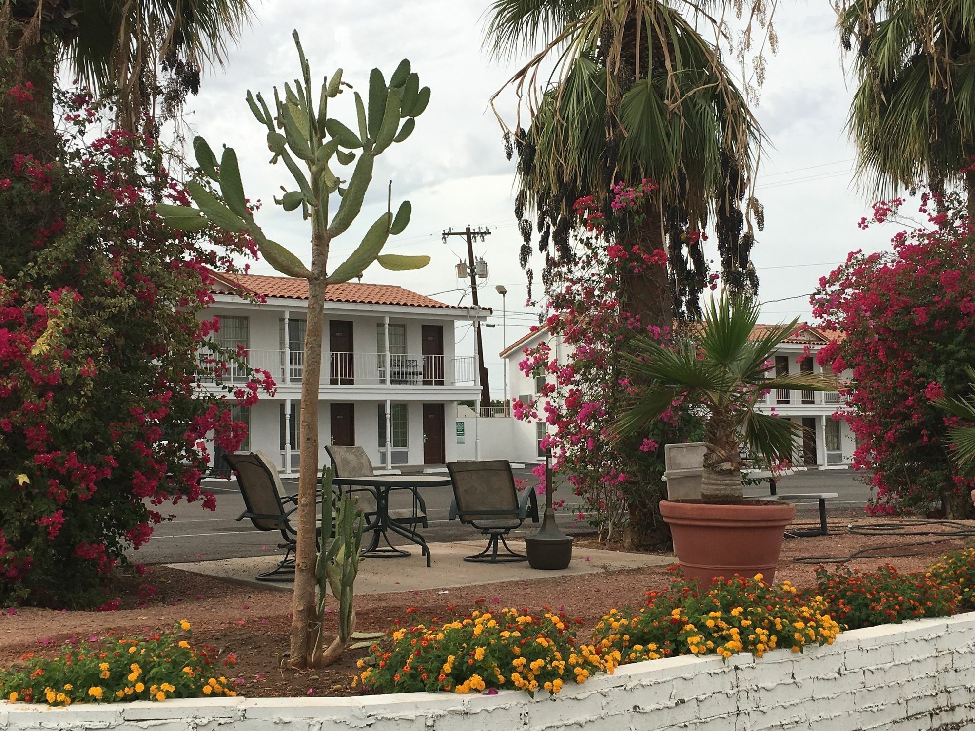 Historic Coronado Motor Hotel By Oyo Yuma Exterior photo